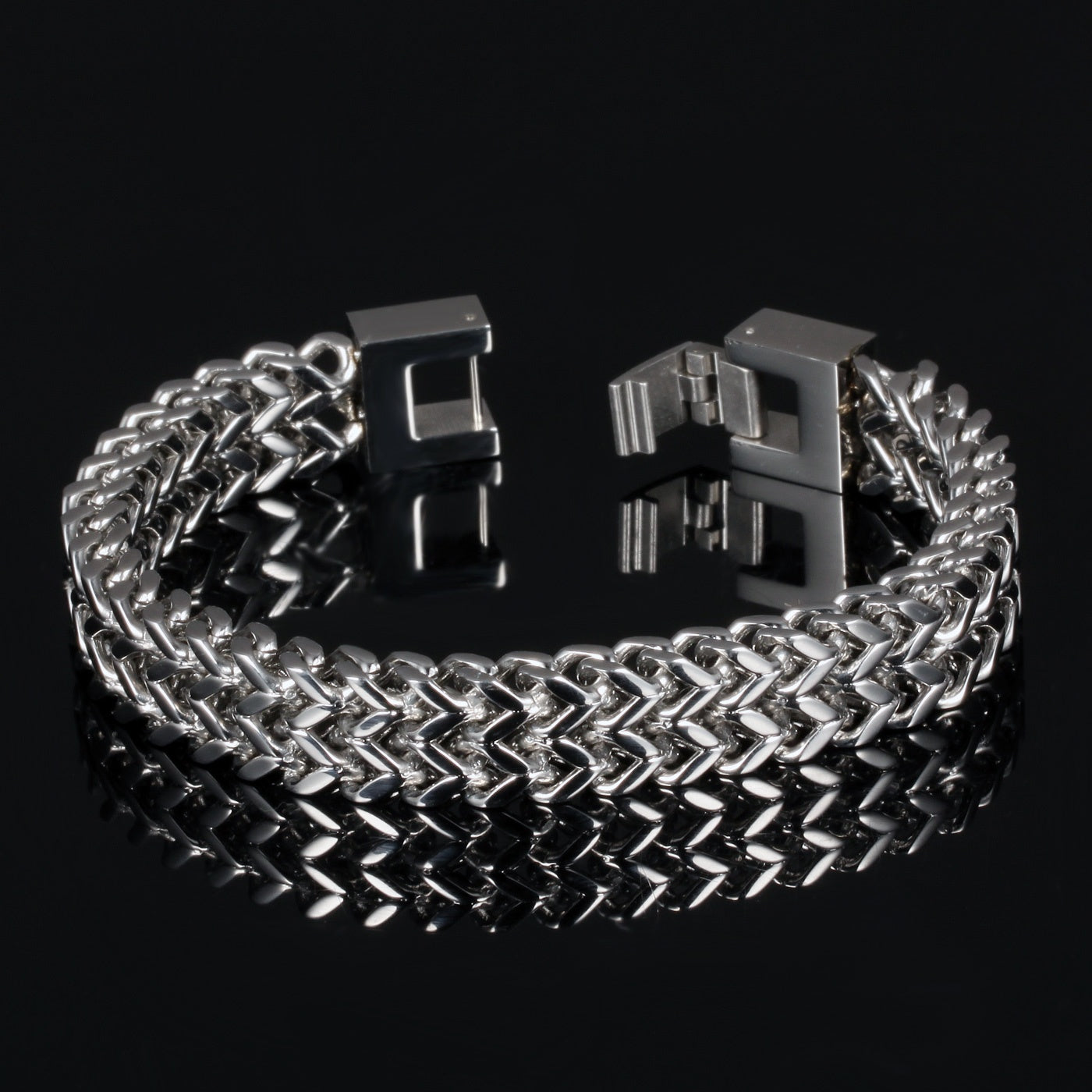 N790 Titanium Steel Bracelet – Men’s Durable Bracelet for Everyday & Stylish Wear