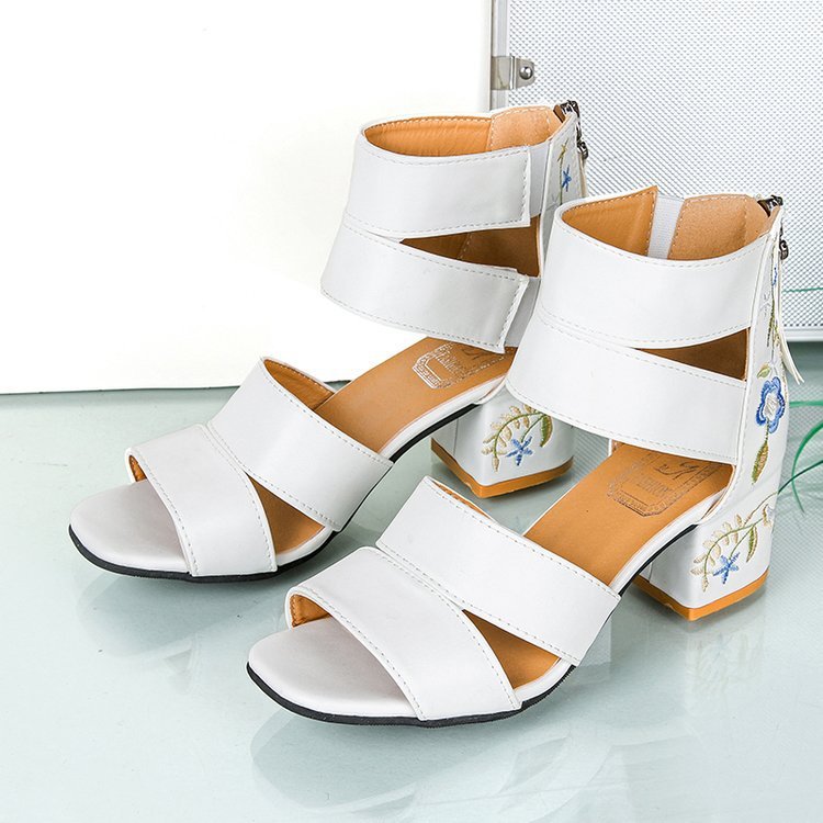 Women Summer Style Thick Bottom Buckle Strap Black Sandal