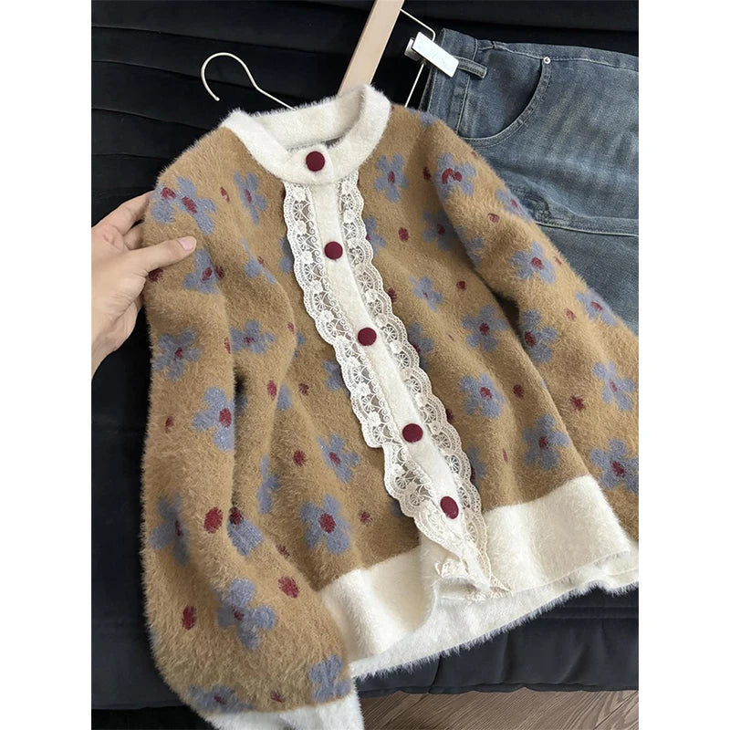 Retro Charm: The Signature Heritage Knitted Cardigan