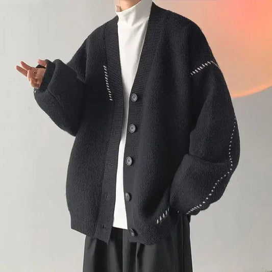 Modern Silhouette: The Street-Style Essential Knitted Sweater