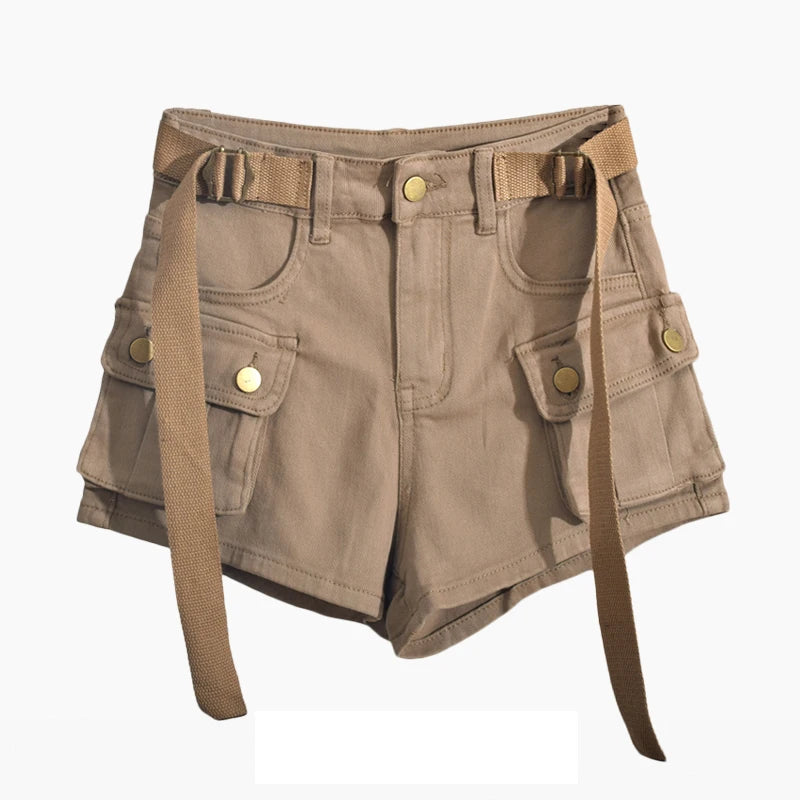 Effortless Summer Utility: Olive Cargo Shorts Style