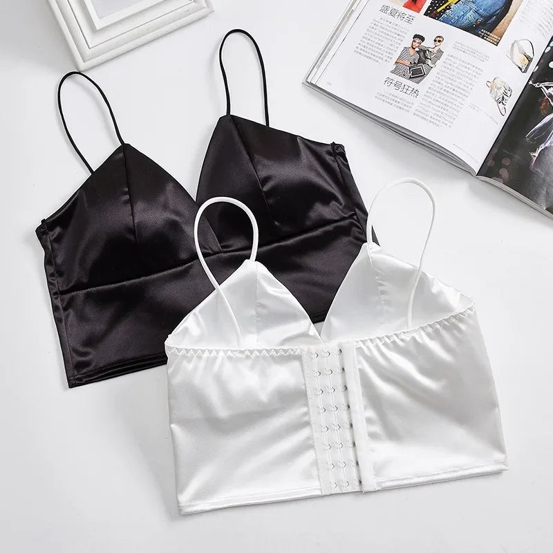 Textured Detail: V-Neck Ribbed Zipper Crop Top