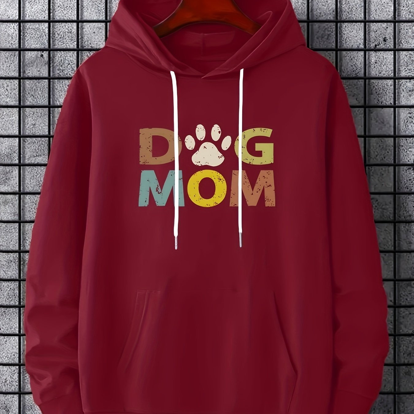 Men’s “DOG MOM” Letter Print Hoodie – Street Style Pullover with Kangaroo Pocket