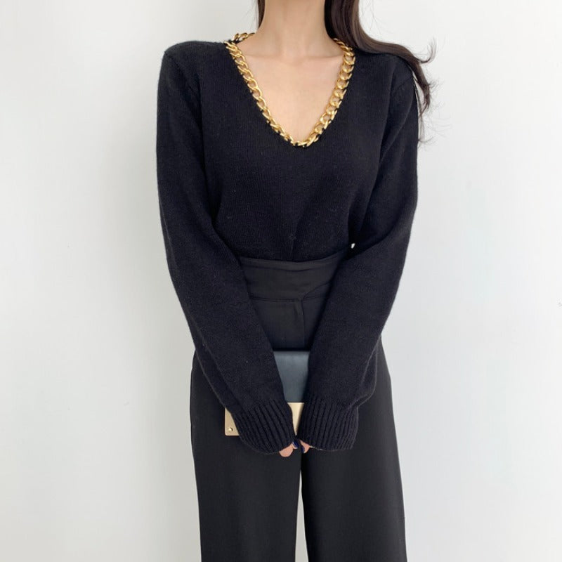 Chic V-Neck Chain Sweater – Elegant Warmth with a Statement Twist