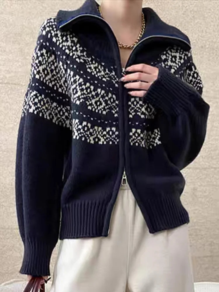 Everyday Cozy: The Perfect Layering Cardigan for Winter
