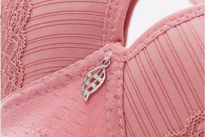 Green Lace Bra – Floral Elegance & Natural Shaping