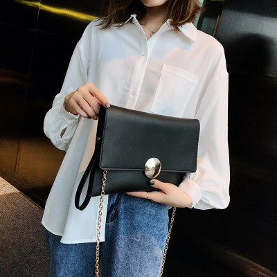 Fashion-Forward Shoulder Bag Bold Street Style Trendy