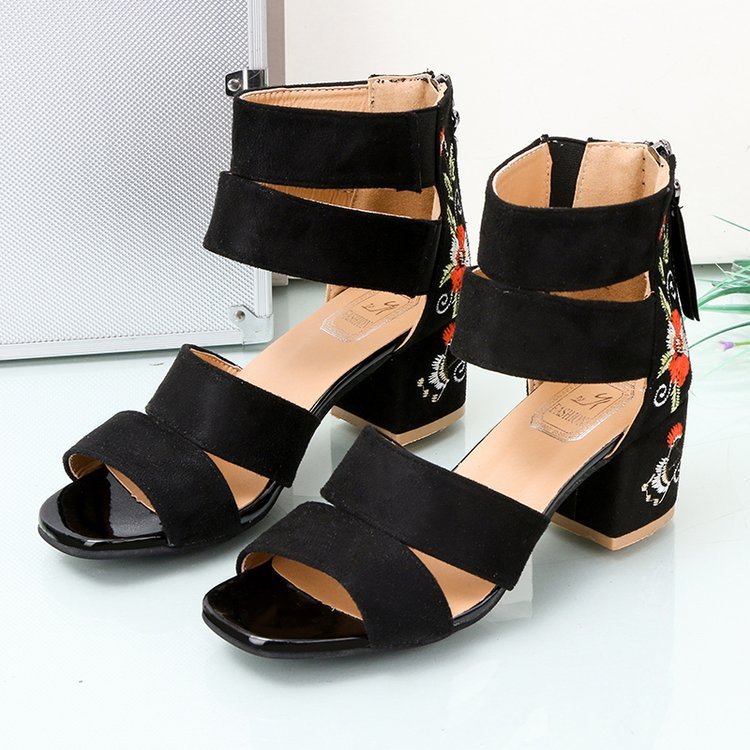 Women Summer Style Thick Bottom Buckle Strap Black Sandal