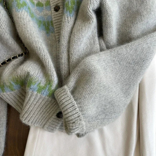 Bold & Retro: The Y2K-Inspired Grunge Plaid Knit