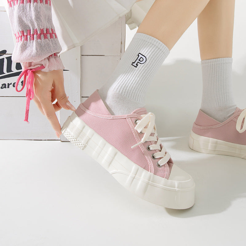 Classic Canvas Charm – Minimalist Women’s Sneakers