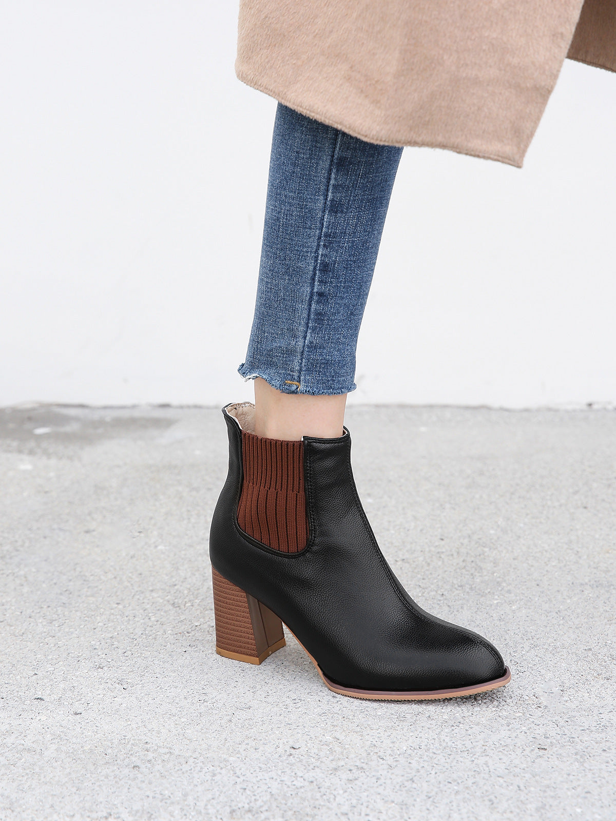 Womens Elastic Band Closure Ankle Boots