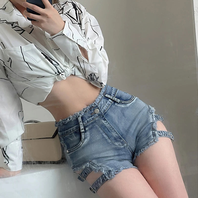 Hollow Out Leg Belt Denim Shorts