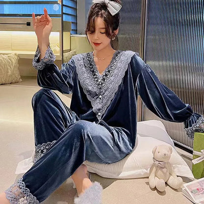 Women's Golden Velvet Pajama Set – Lightweight Long Sleeve Lace Sleepwear for Spring & Autumn