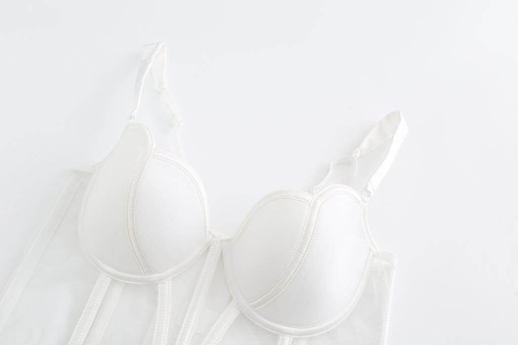 Fishbone Bra Mesh Vest – Breathable Support & Trendy Design