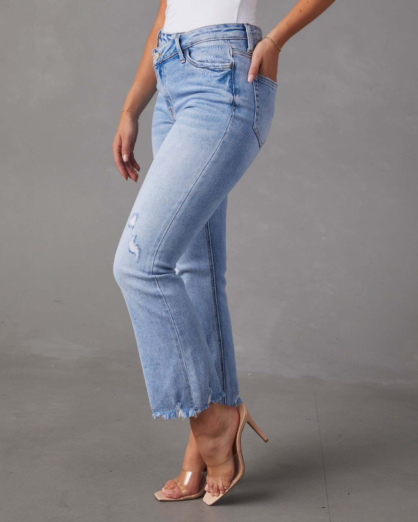 Distressed Light Wash High-Waist Jeans – Ripped Cotton Denim for Women