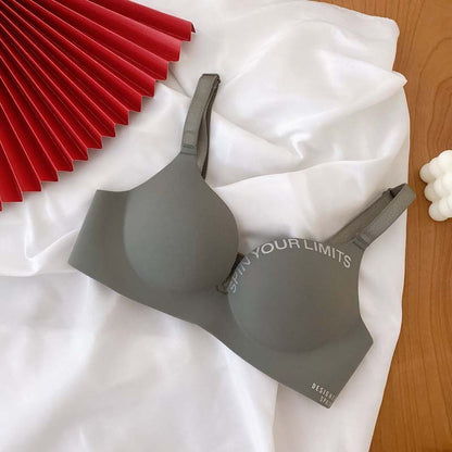 British Letters Wireless Bra – Seamless Comfort & Natural Shaping