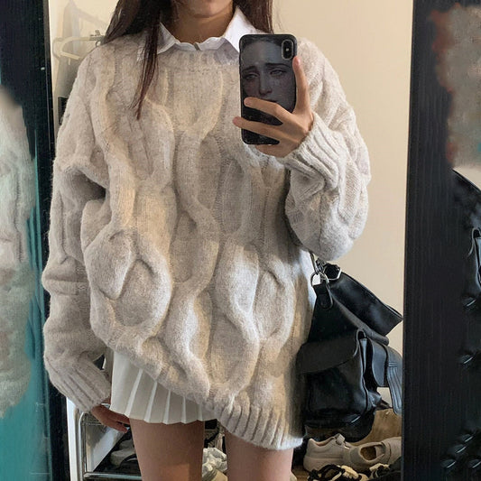 Cozy Confidence: Plus Size Twisted Knit Pullover for Women