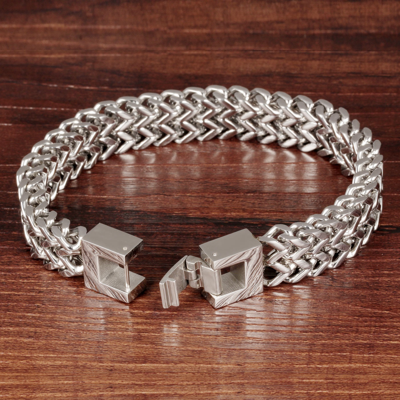 N790 Titanium Steel Bracelet – Men’s Durable Bracelet for Everyday & Stylish Wear