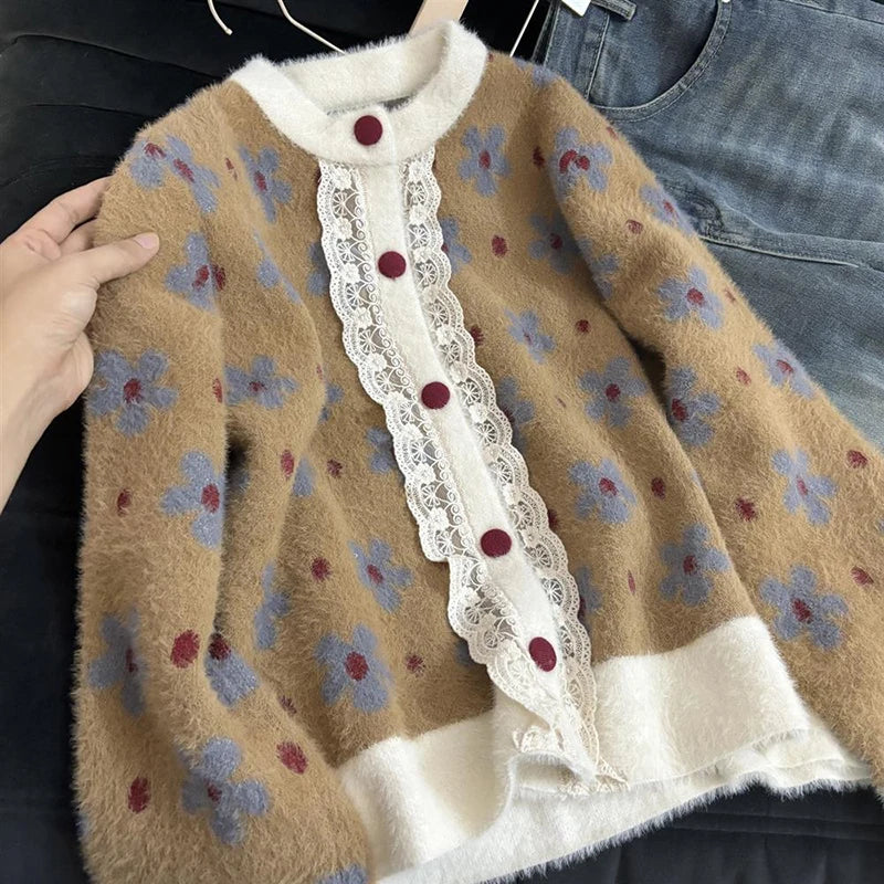 Retro Charm: The Signature Heritage Knitted Cardigan