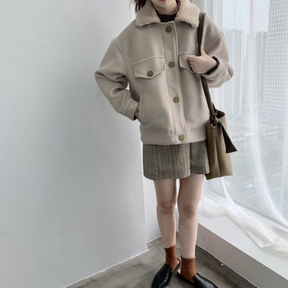 Short Woolen Coat with Lamb Fur Collar – Coats Outfits Women & Cozy Winter Chic