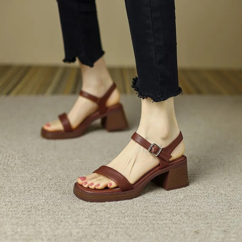 Retro Style Buckle Closure Leather Sandals For Women