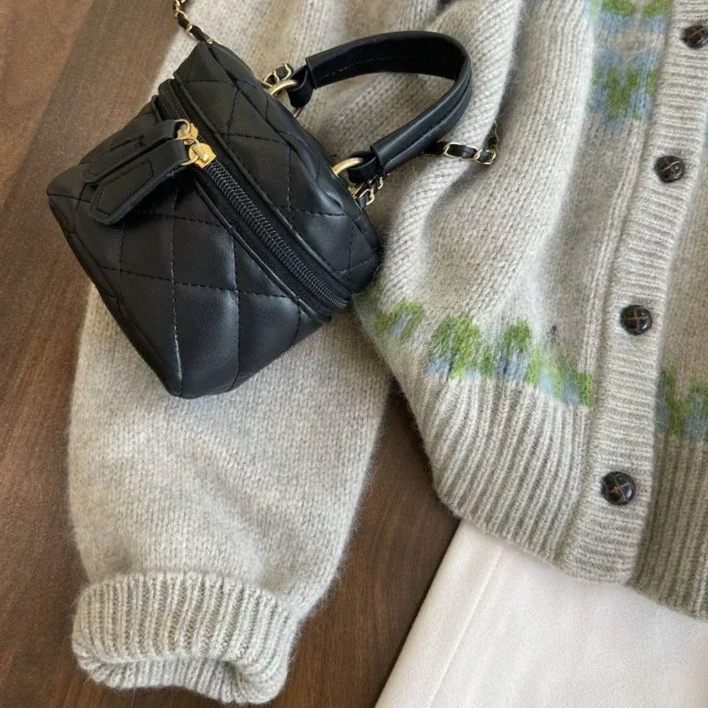 Bold & Retro: The Y2K-Inspired Grunge Plaid Knit