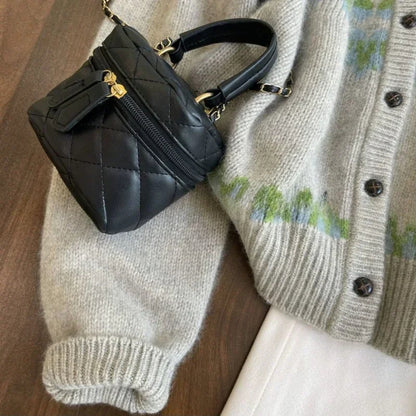 Bold & Retro: The Y2K-Inspired Grunge Plaid Knit