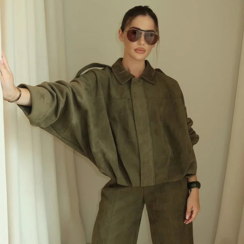 Women’s Loose-Fit Bomber Jacket – Minimalist Streetwear Style