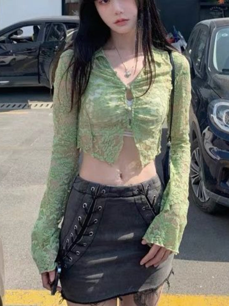 Short Long-Sleeved Shirt Top for Women – Chic Cropped Green Outfit