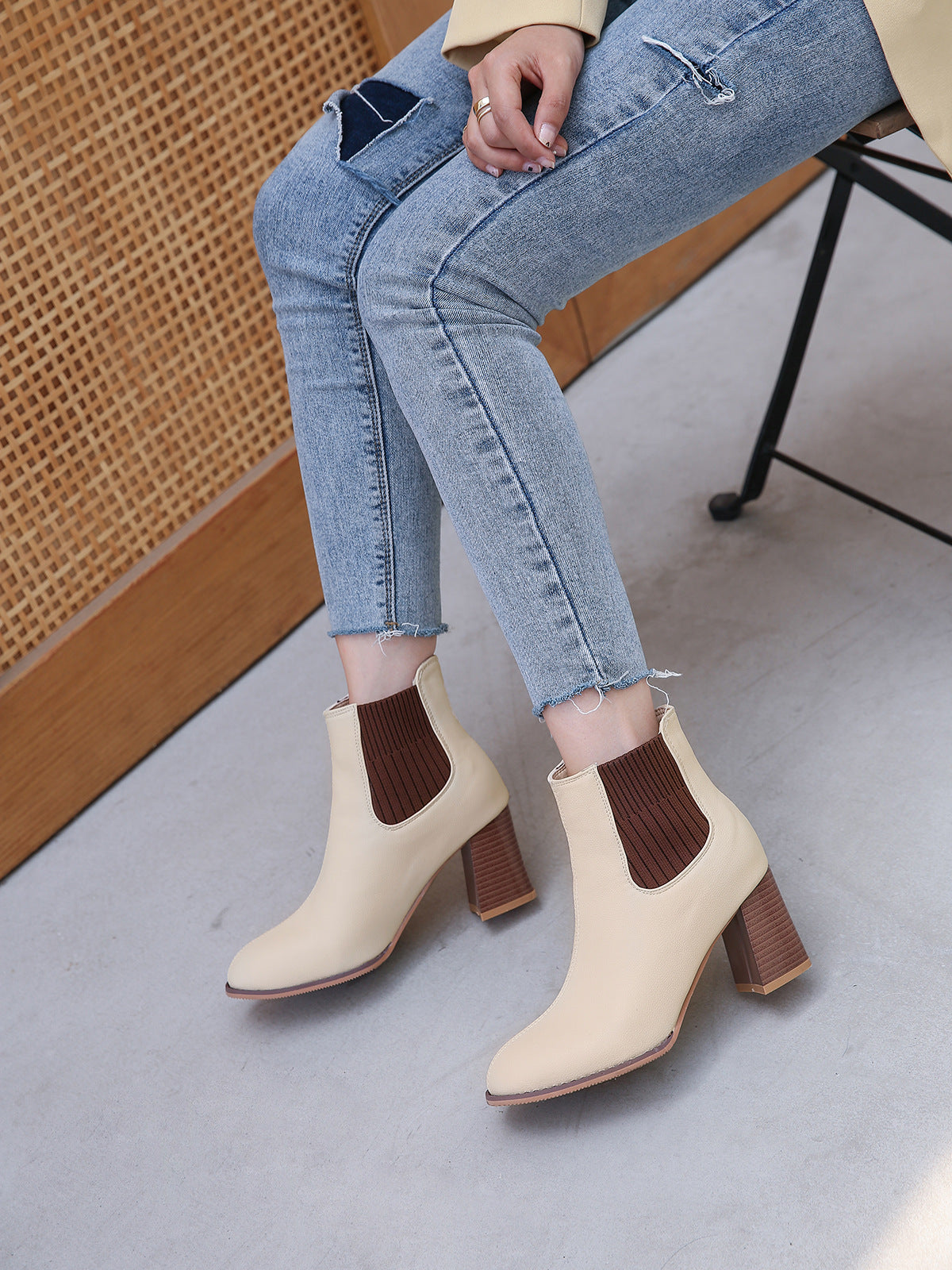 Womens Elastic Band Closure Ankle Boots
