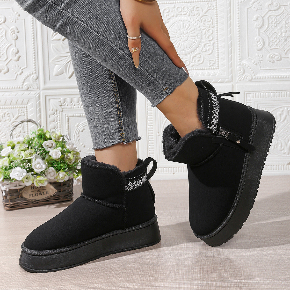 Pretty Warm Suede Ladies Snow Boots