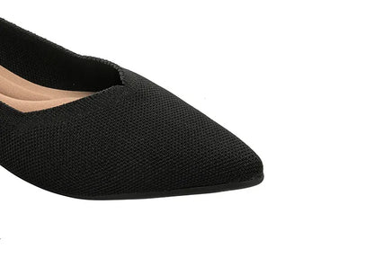 Pointed Knit Flat Shoes: Fashionable and Comfortable for Spring and Autumn