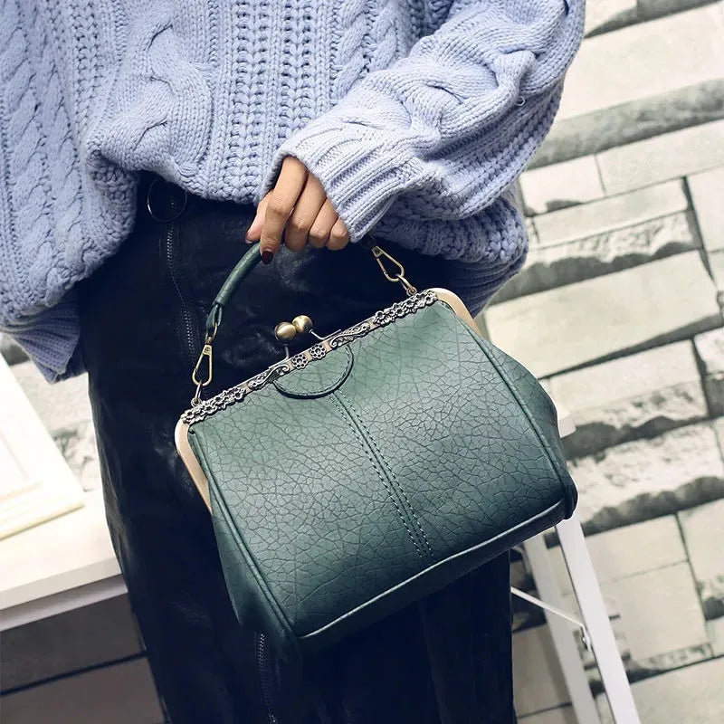 Womens Luxury Clips Shoulder Bags