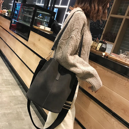 New Luxury Designer Bucket Bag For Women Large Capacity One Shoulder Tote High Quality Fashion Commuter Messenger Bag