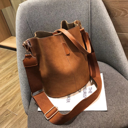 New Luxury Designer Bucket Bag For Women Large Capacity One Shoulder Tote High Quality Fashion Commuter Messenger Bag