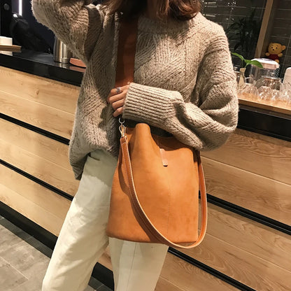 New Luxury Designer Bucket Bag For Women Large Capacity One Shoulder Tote High Quality Fashion Commuter Messenger Bag