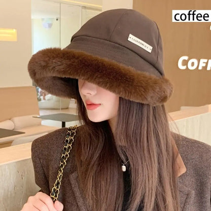 Winter Warmth with Style: Ladies' Panama Fluffy Bucket Hat