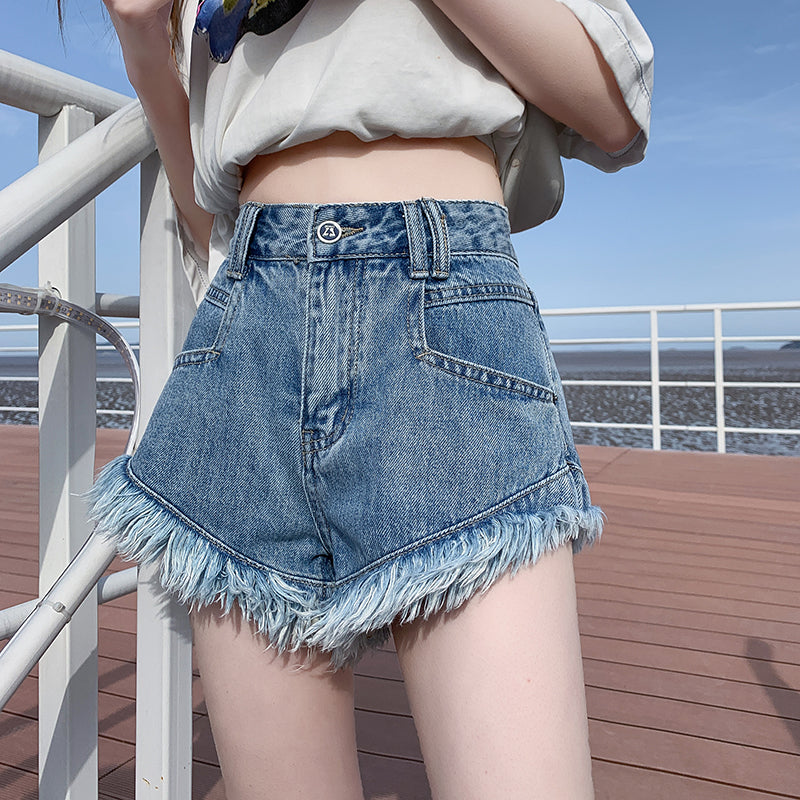 High-Waist Frayed Denim Shorts Women – Edgy Summer Streetwear Outfit
