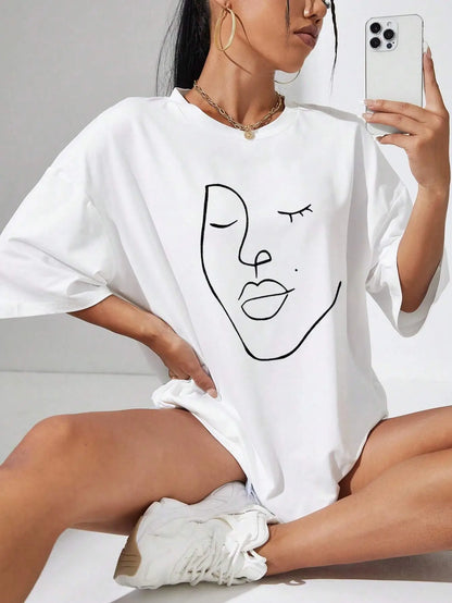 Minimalist Line Art Oversized Tee for an Effortless Streetwear Aesthetic
