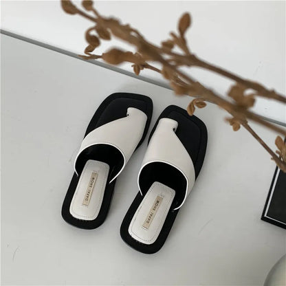 New Style One Finger Women Flat Slippers