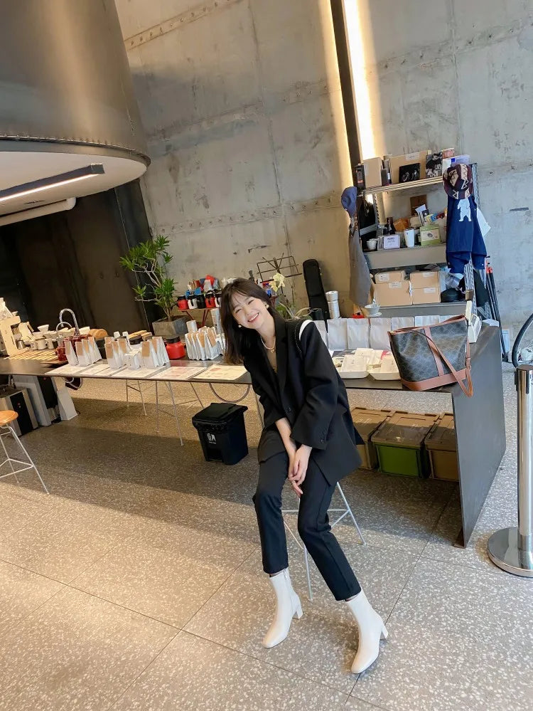 Elegant Zipper Closure Women Suede Boots