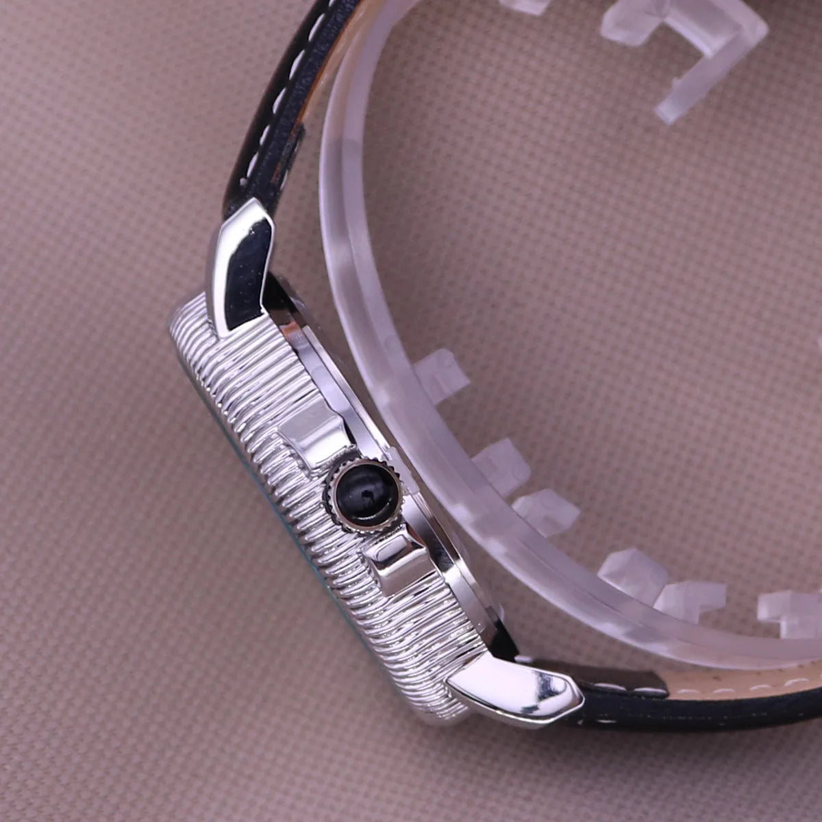 Creative Leather Auto Date Quartz Watches For Men