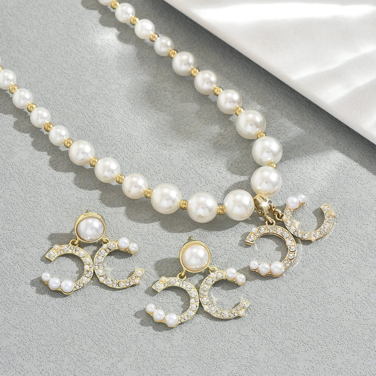 A Z Letter 6mm Imitation Pearls Necklace For Women