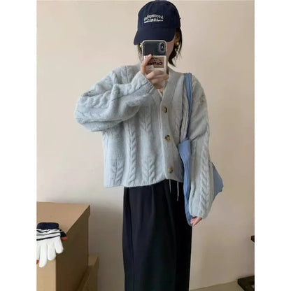 Nostalgic Comfort: The Relaxed-Fit Heritage Cardigan