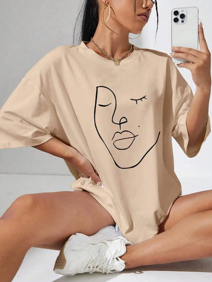 Minimalist Line Art Oversized Tee for an Effortless Streetwear Aesthetic