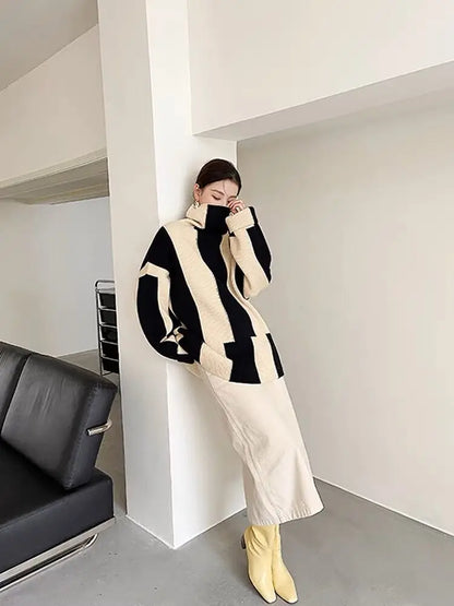 2025 Women's Turtleneck Pullover – Black & White Striped Sweater, Elegant Knit Top for Autumn/Winter Outerwear