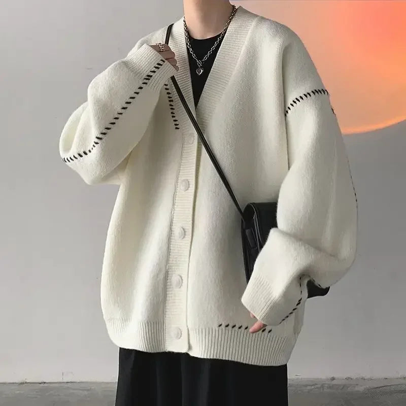 Modern Silhouette: The Street-Style Essential Knitted Sweater