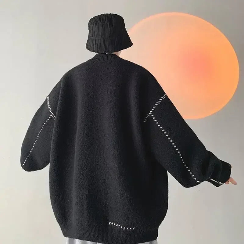 Modern Silhouette: The Street-Style Essential Knitted Sweater