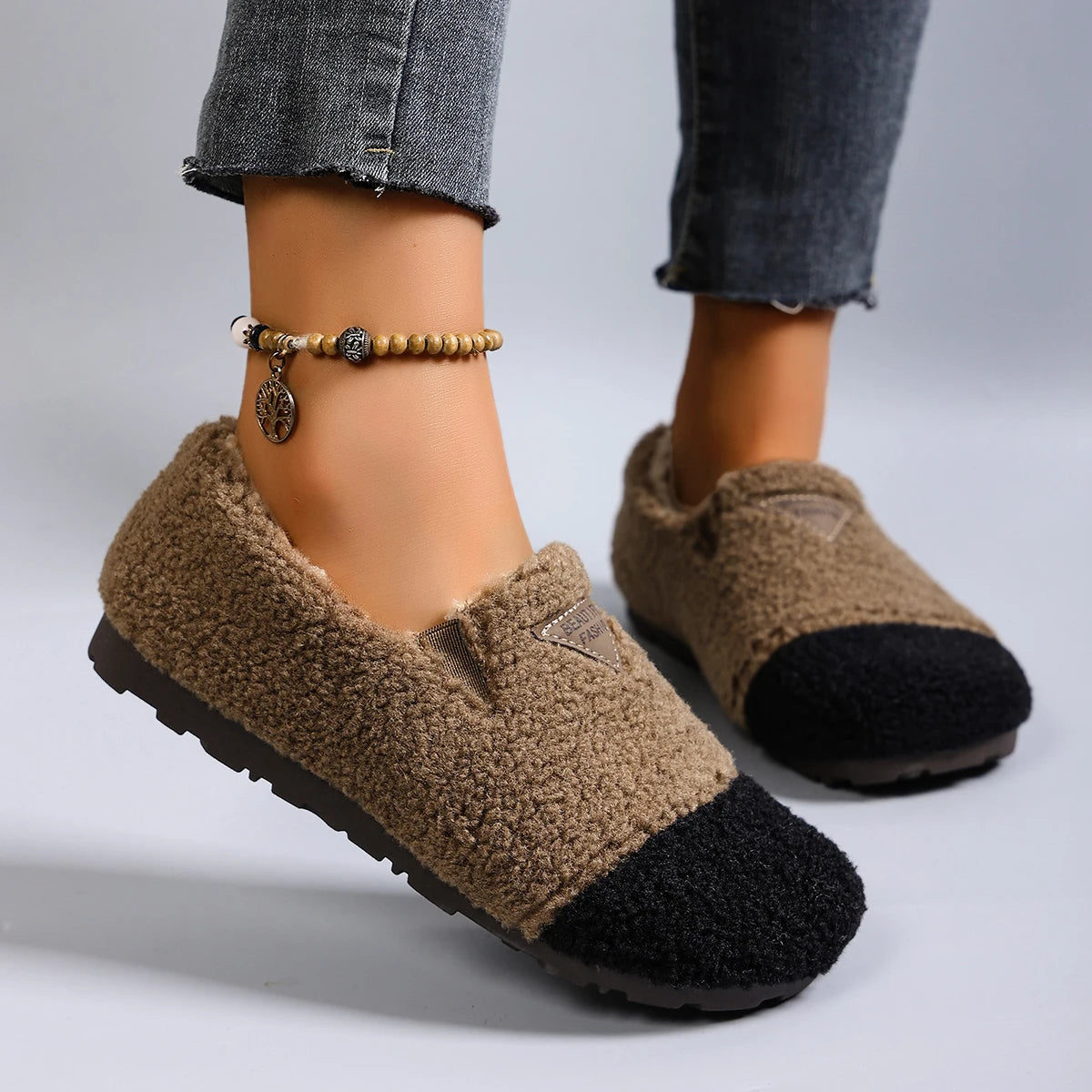 Women’s Warm Slip-On Winter Sneakers – Breathable Cotton Casual Ankle Boots with Anti-Slip Sole