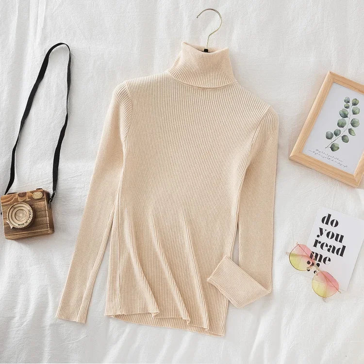 Timeless Basic: Solid Cashmere-Blend Turtleneck Jumper